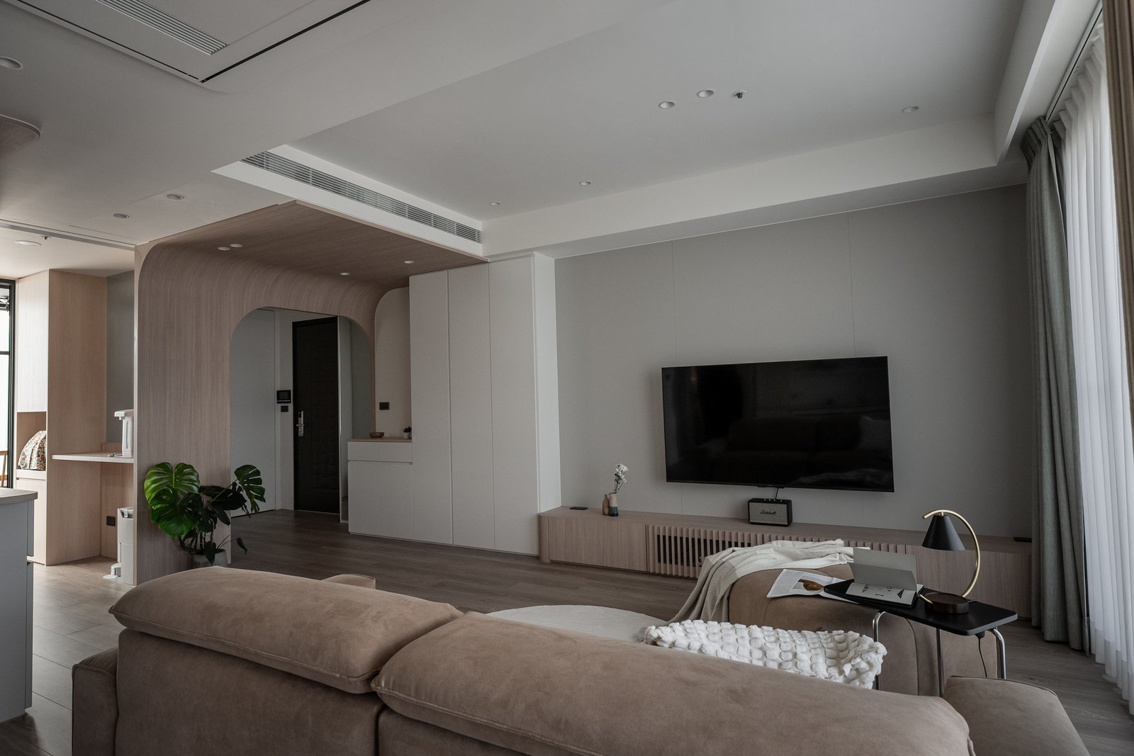 New Horizontal view