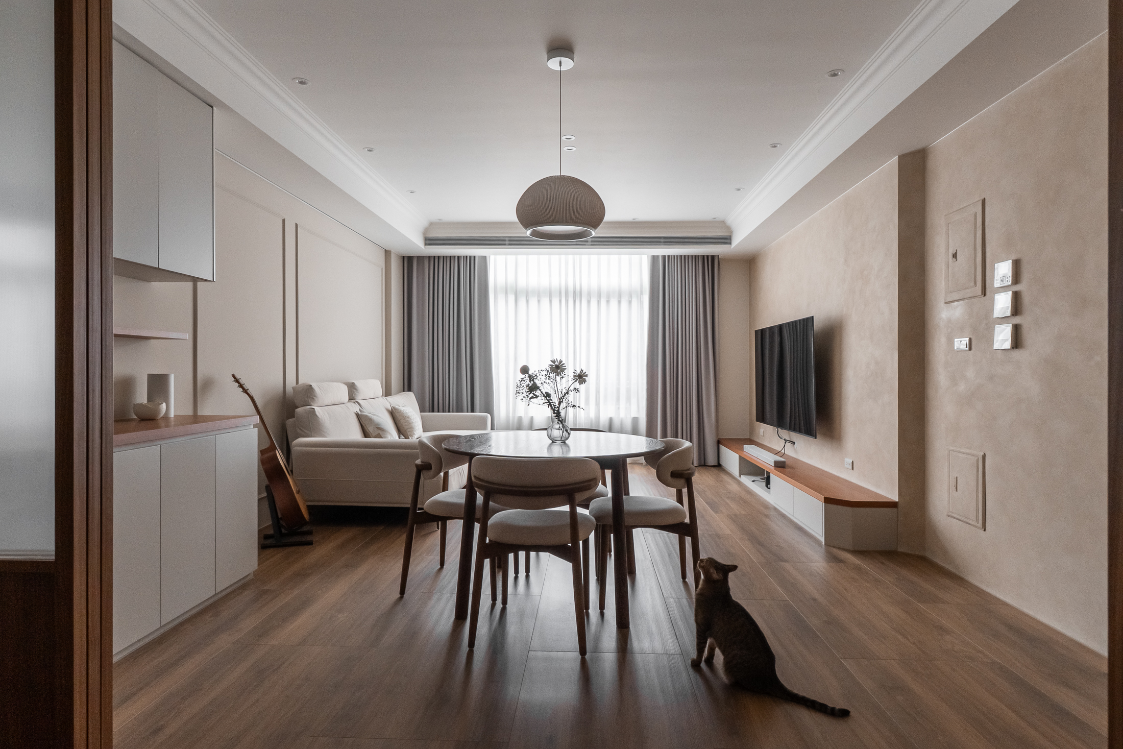 《雙人雙貓，質樸法式裡的生活合奏》